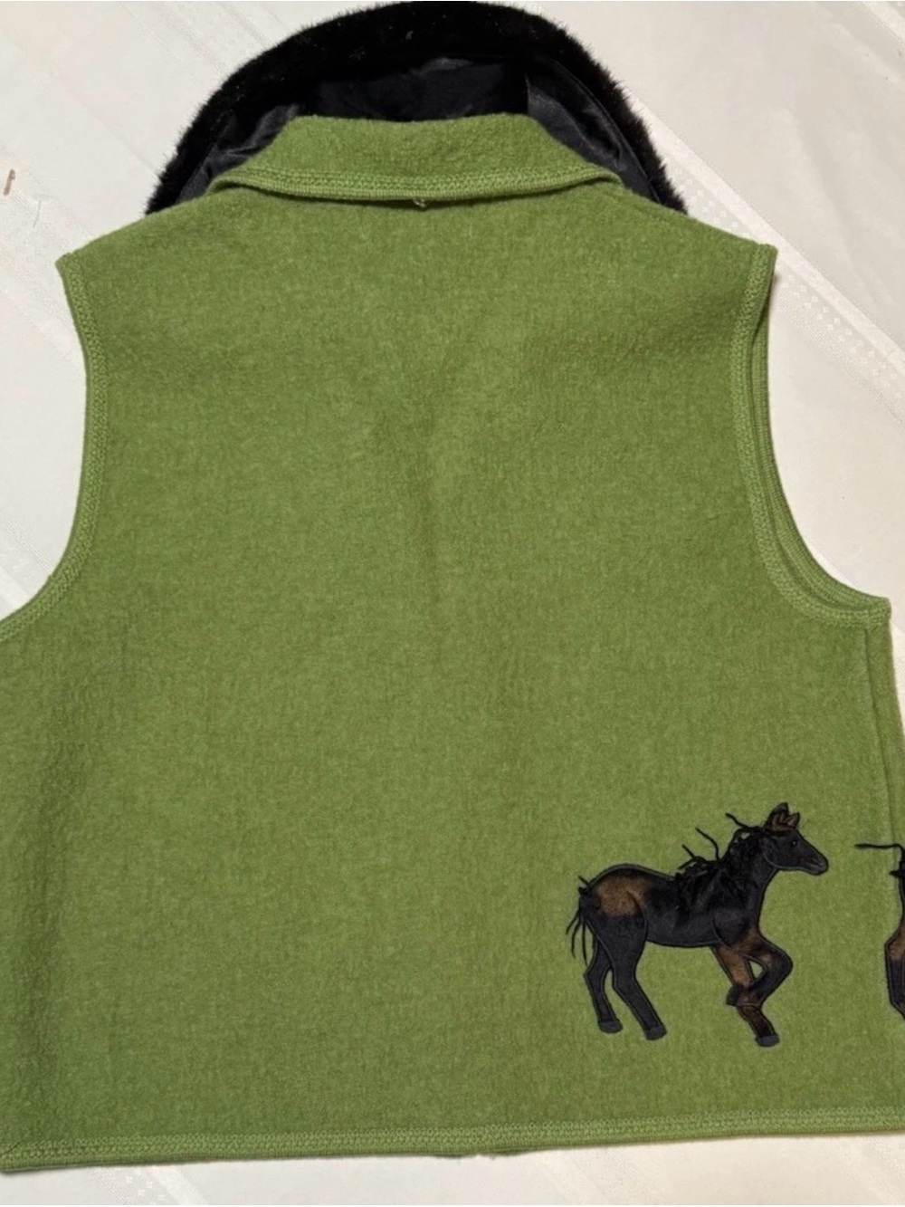 Lisa Int Vintage Green Vest with Black Fur RemovableCollar and Horse Appliqués - Picture 5 of 10